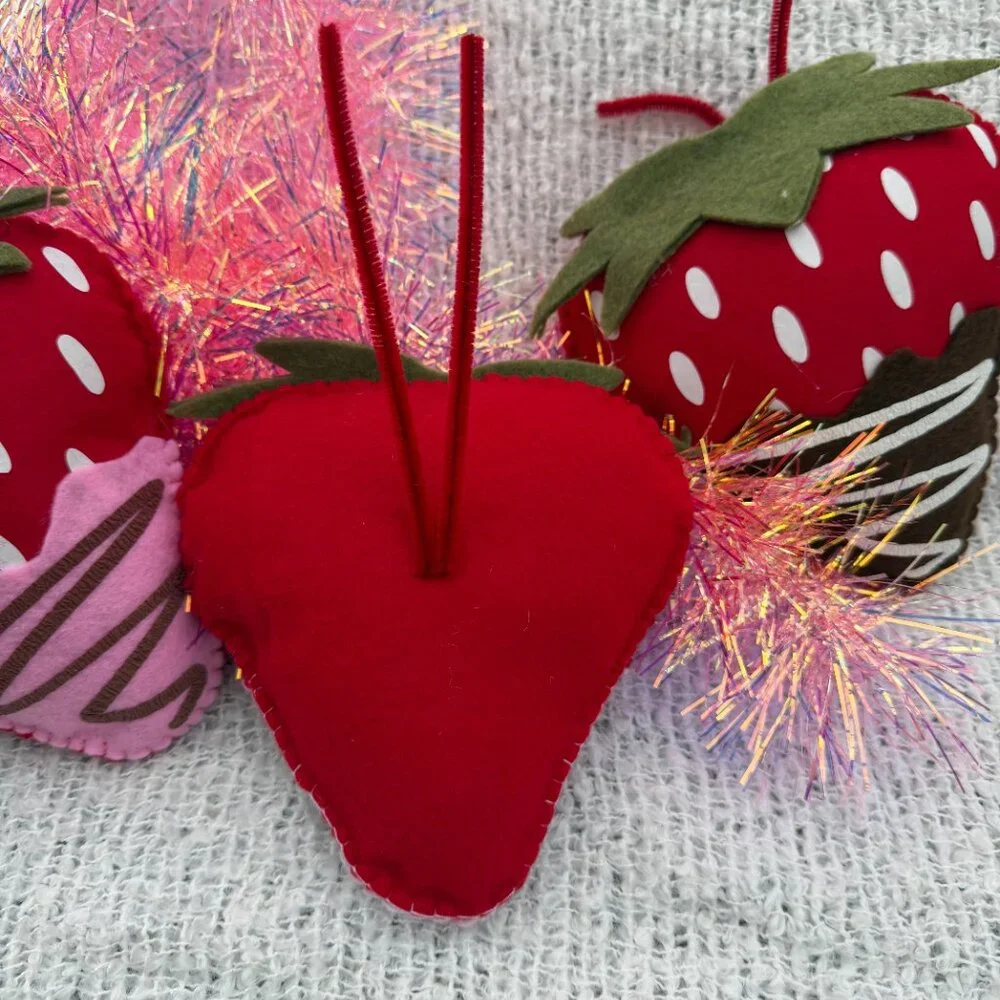 Strawberry felt wreath attachment/ strawberry decor/ home decor